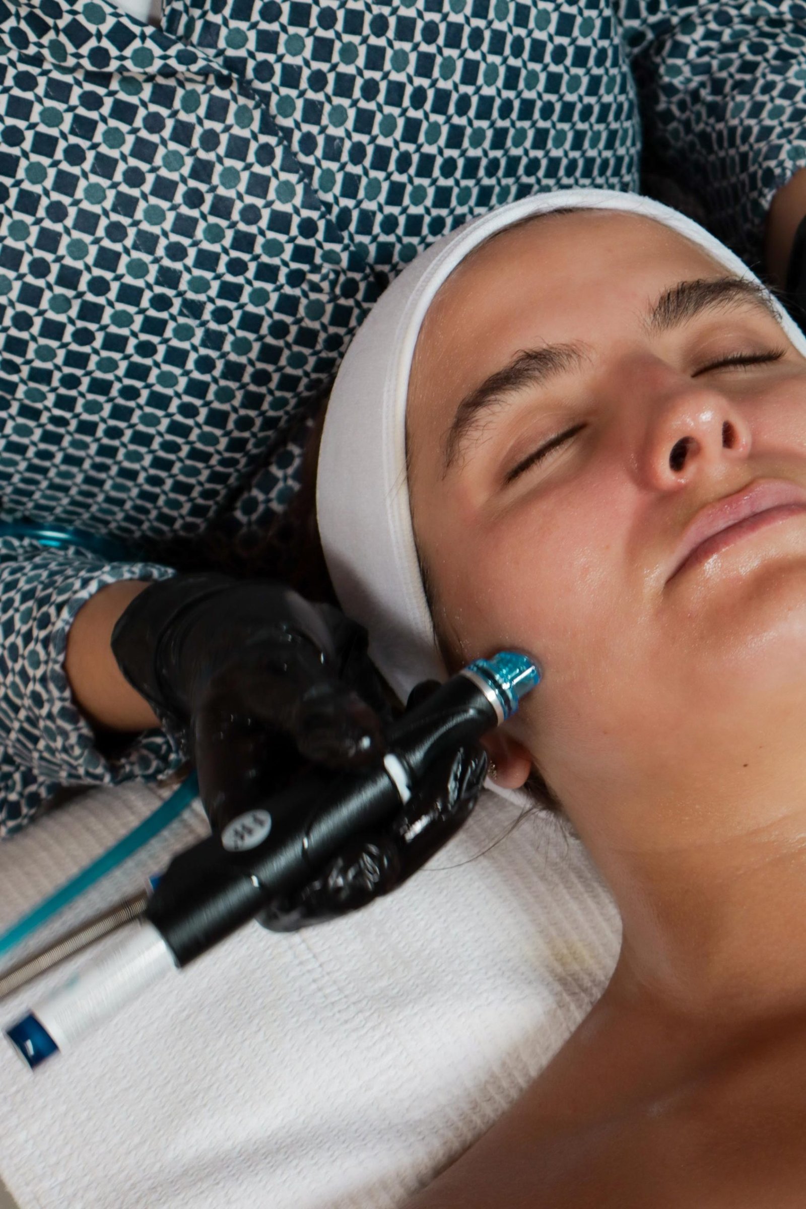 HydraFacial + Peel-Off Mask